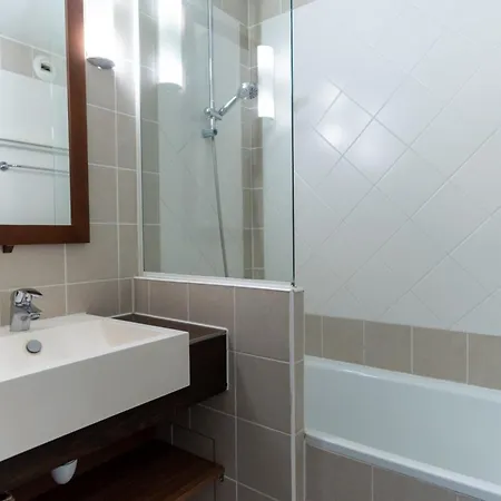 Beautiful Flat For 6 With Swimming Pool Tennis Court And Parking Apartment