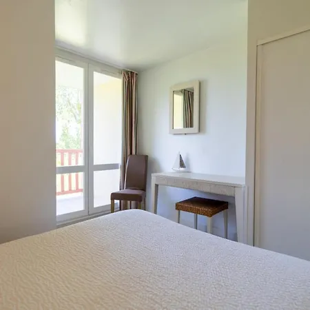 Beautiful Flat For 6 With Swimming Pool Tennis Court And Parking Apartment Le Touquet